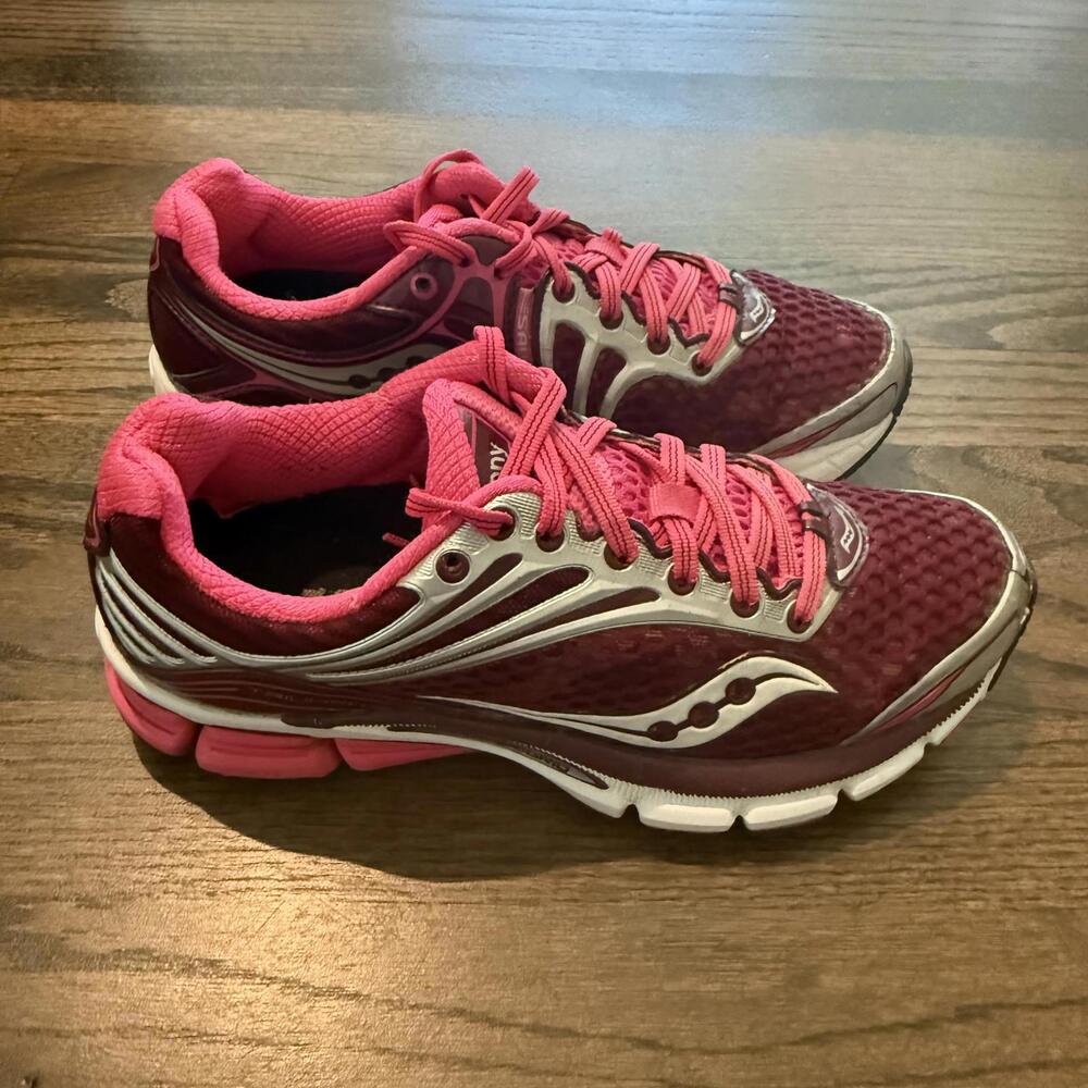 Saucony Triumph 11 Women's Maroon Pink & Silver Running Shoes Size 6.5